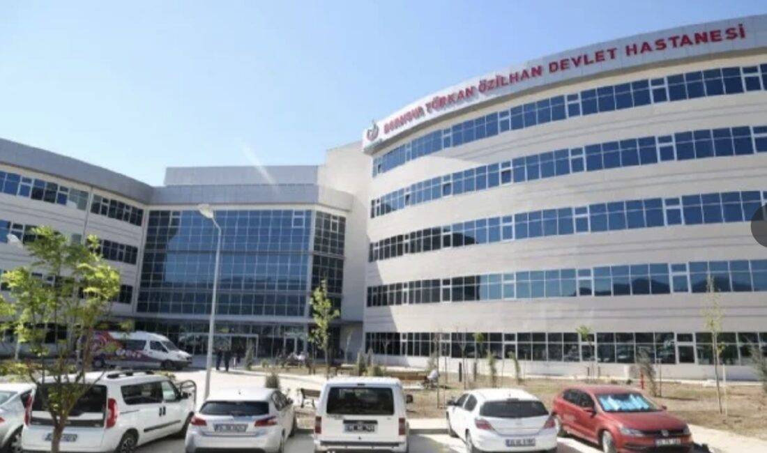 Bornova Türkan Özilhan Devlet Hastanesi Acil Servisi’nde iki doktorun yumruklaştığı,