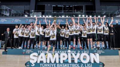 Türkiye Basketbol 2. Ligi 2025-2026 sezonunda Sakarya BBSK şampiyonluğa ulaştı.
