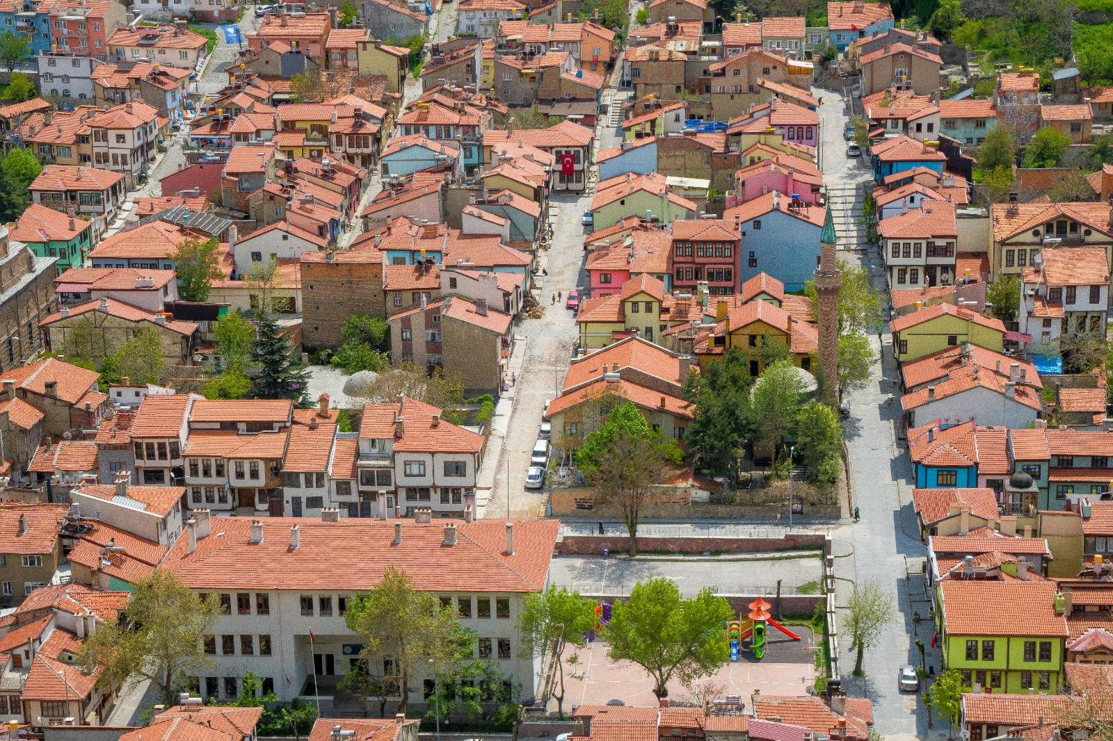 Ev fiyatları neye göre belirlenir" sorusu tam da bunun için