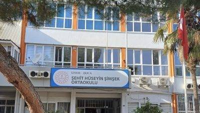 Buca’da Depreme Dayanıksız Ortaokulda Eğitime Devam Ediliyor! Depreme dayanıklı olmadığı tespit edilen ve yıkım kararı verilen 1700 öğrencinin