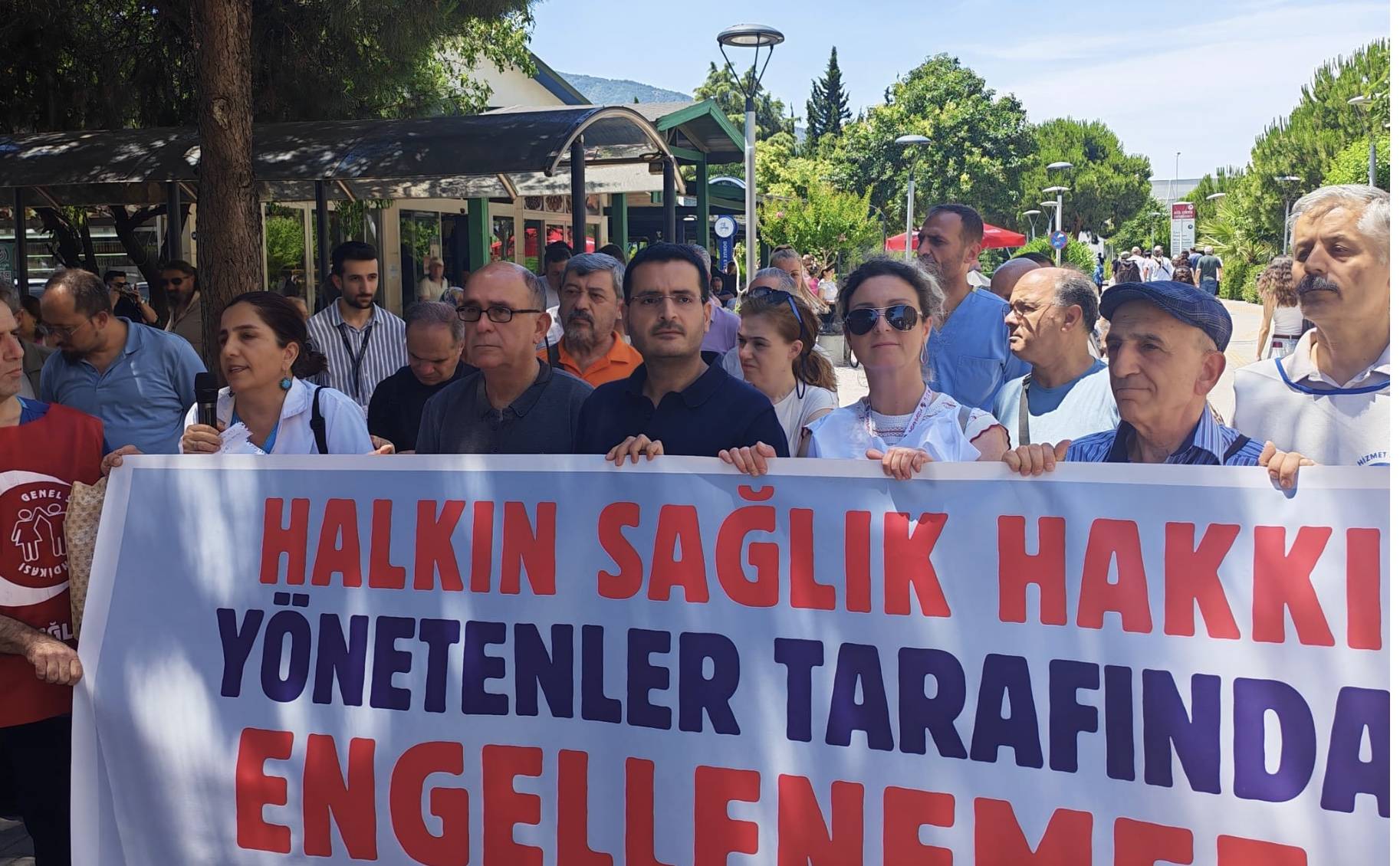 İzmir Sağlık Platformu’ndan DEÜ Yönetimine “İzge Günal İle İlgili Mahkeme Kararlarını Uygulayın” İzmir Sağlık Platformu, mahkemeyi kazanıp Dokuz Eylül Tıp Fakültesi Hastanesi’nde