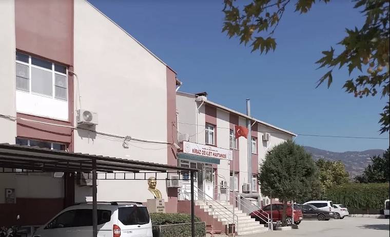Başkan Ekrem Özdemir’den Kiraz Devlet Hastanesi Hakkında Açıklama Sağlık-Sen İzmir 2 No’lu Şube Başkanı Ekrem Özdemir, yaptığı açıklamada,