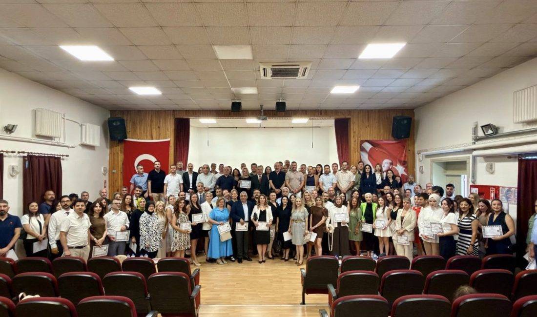 Bornova İlçe Milli Eğitim Müdürlüğü tarafından düzenlenen ‘Başarı Belgesi Takdim