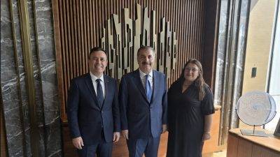 Türkiye'nin en güçlü hekim örgütlerinden Hekim Birliği Sendikası yöneticileri, eski