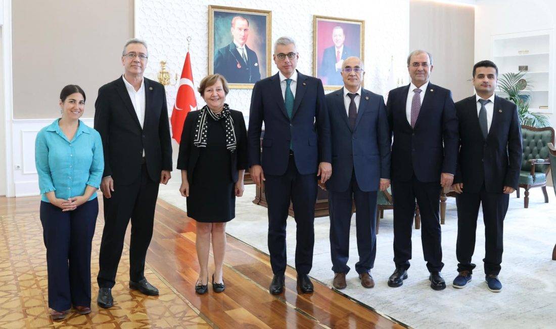 Hekimler Talep ve Sorunlarını Bakan Memişoğlu’na Sundu Türk Tabipleri Birliği (TTB) Merkez Konseyi, Sağlık Bakanı Dr. Kemal