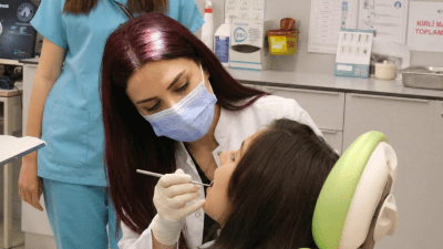 Diş hekimliği eğitiminde teknolojik gelişmeler ve farklı klinik vakalar, öğrencilerin