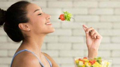 Vegan beslenmede diş sağlığını korumak için nelere dikkat edilmeli? Vejetaryen ve vegan beslenme, bazı besin ögelerinin yeterli alınmaması durumunda