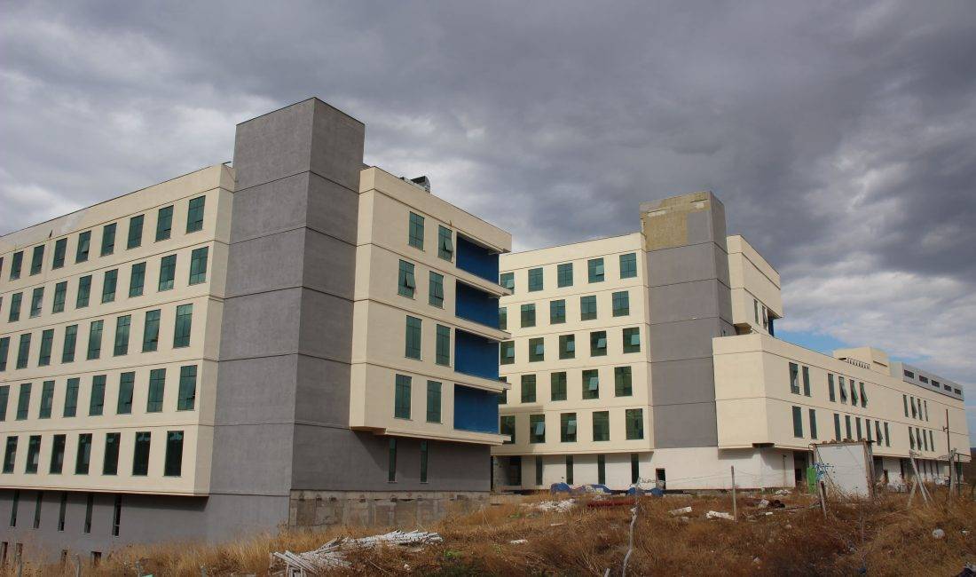Rektör Yılmaz’dan Aliağa’ya Hastane Müjdesi: 200 Yataklı Genel Hastane Olacak Dokuz Eylül Üniversitesi Rektörü Prof. Dr. Bayram Yılmaz, ED Medya