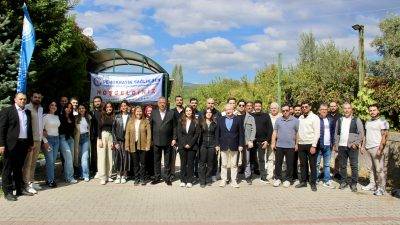 Demokratik Sağlık Sen Ailesi Kahvaltıda Buluştu Demokratik Sağlık Sen Ailesi, Bornova Çiçekliköy'de düzenlenen kahvaltı etkinliğinde buluştu.