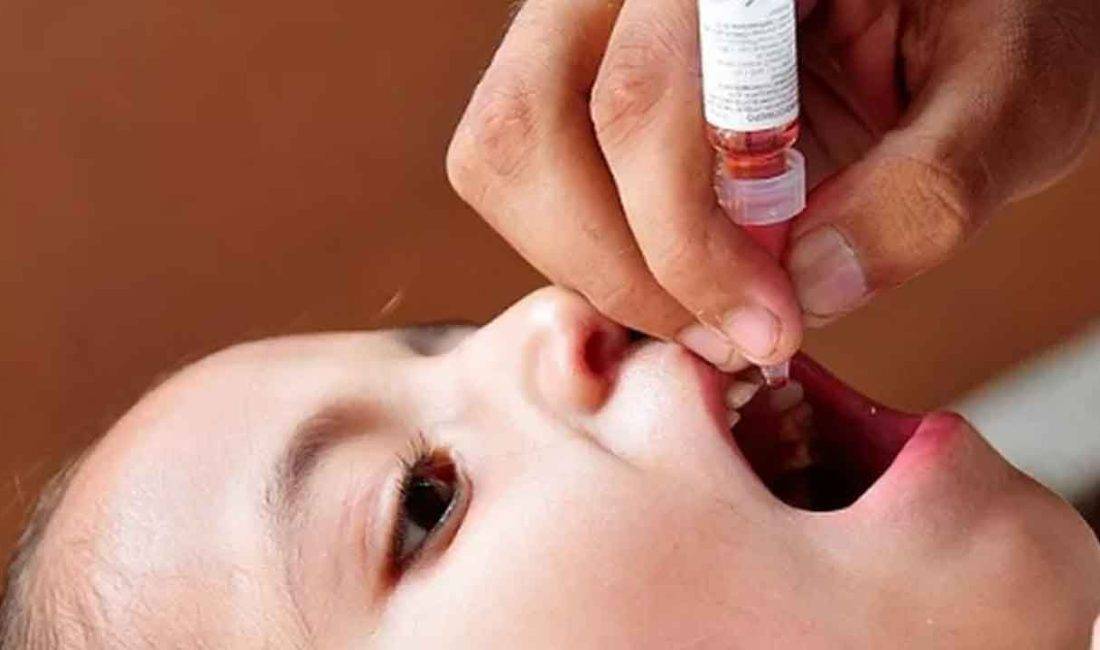 Çocuk felcine karşı en etkili koruma aşı Dünya Çocuk Felci Günü dolayısıyla ailelere çağrıda bulunan Prof. Dr.
